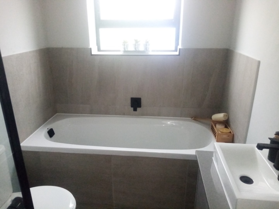 2 Bedroom Property for Sale in Table View Western Cape